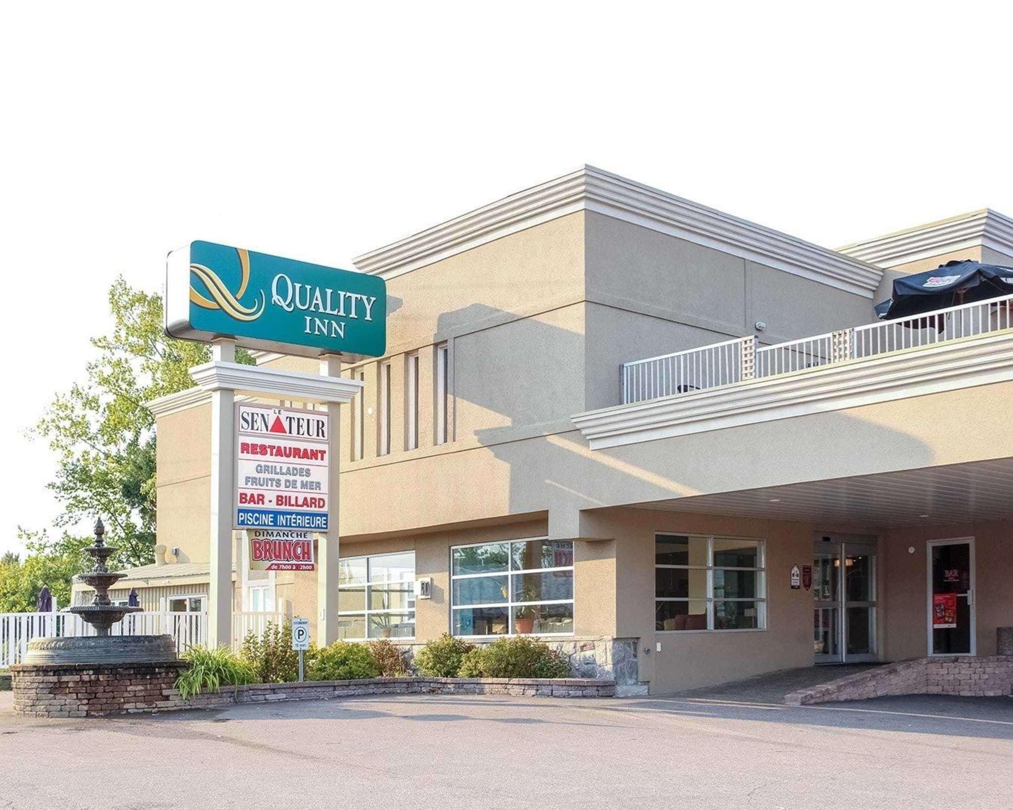 Quality Inn Mont-Laurier Bagian luar foto