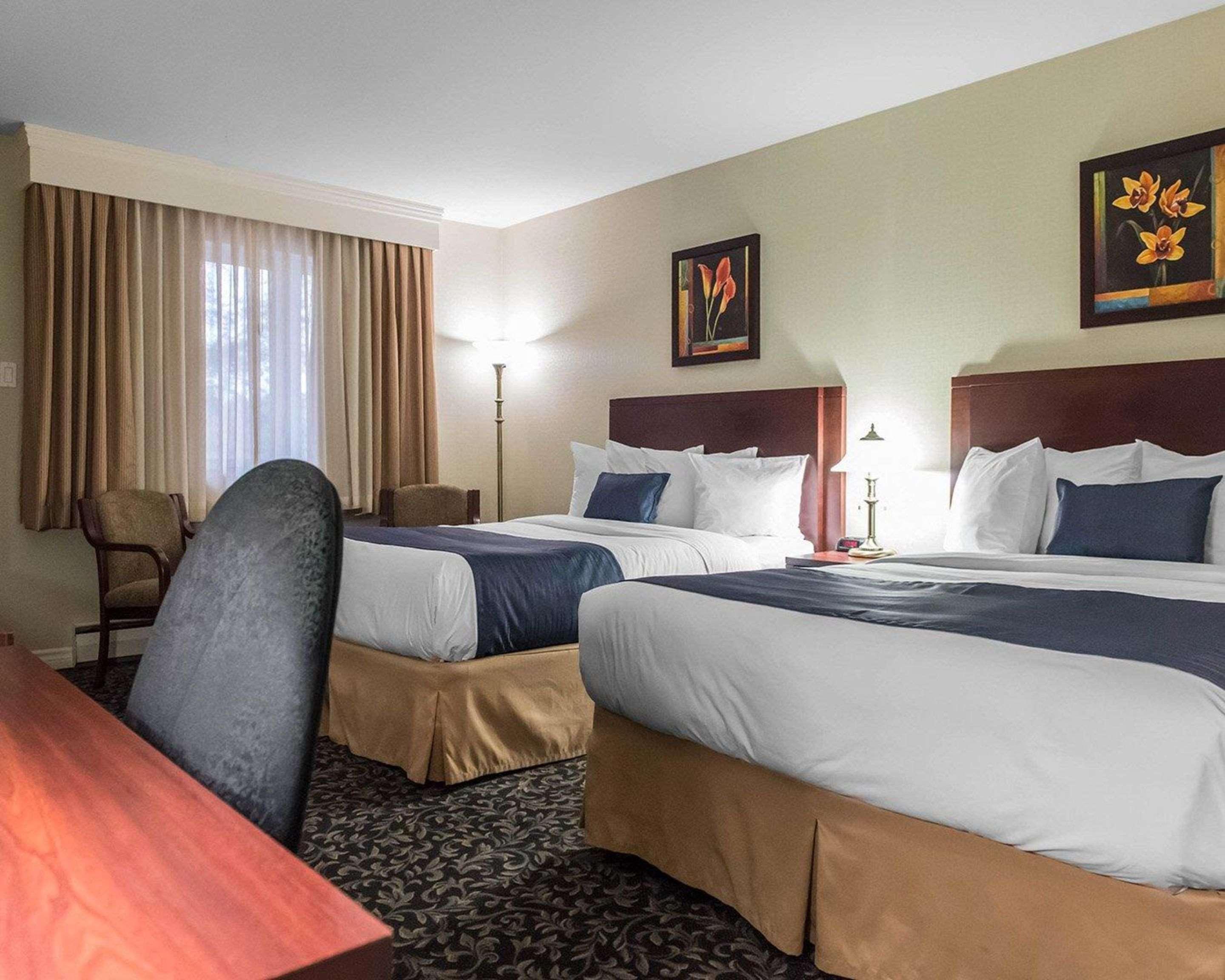 Quality Inn Mont-Laurier Bagian luar foto