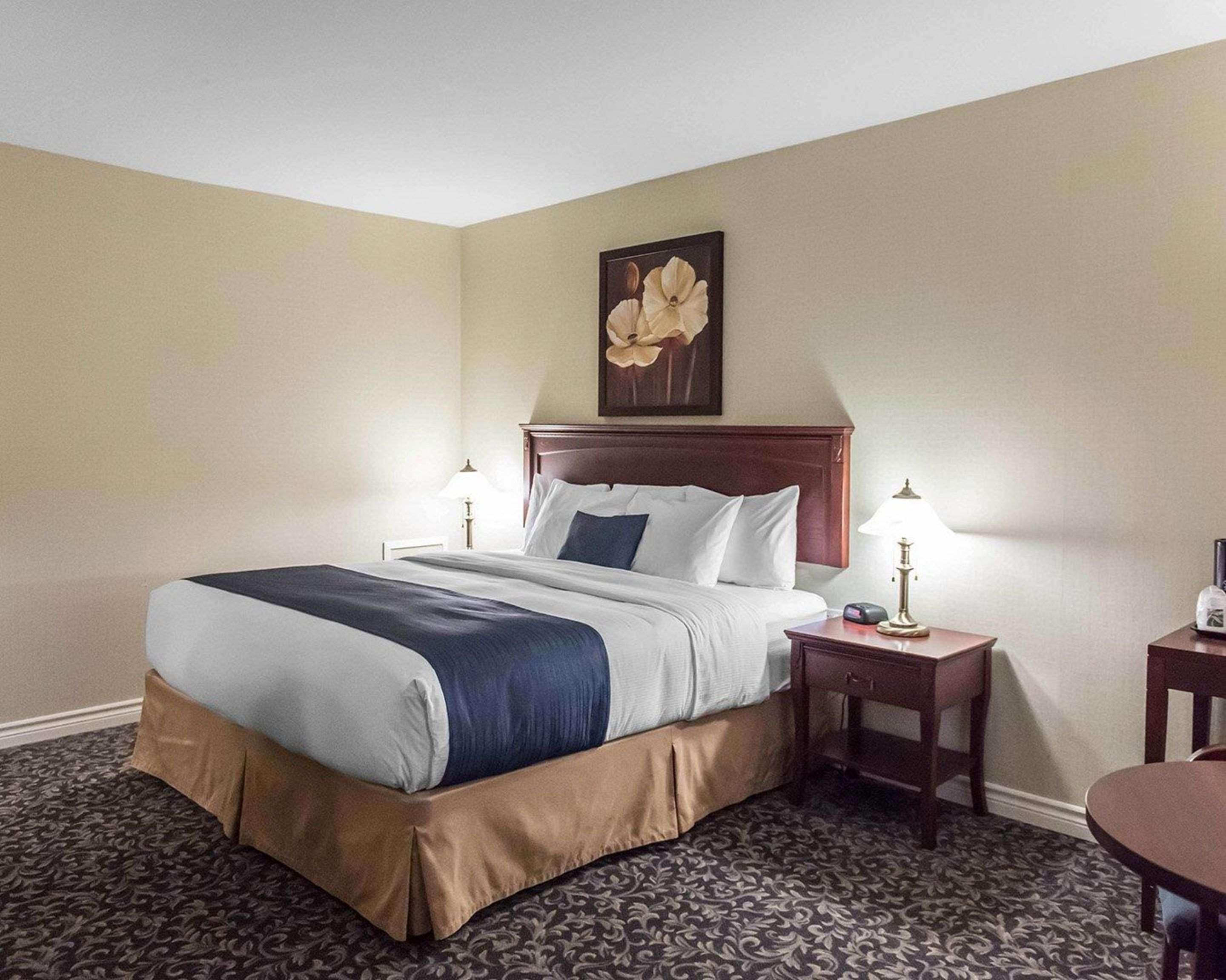 Quality Inn Mont-Laurier Bagian luar foto