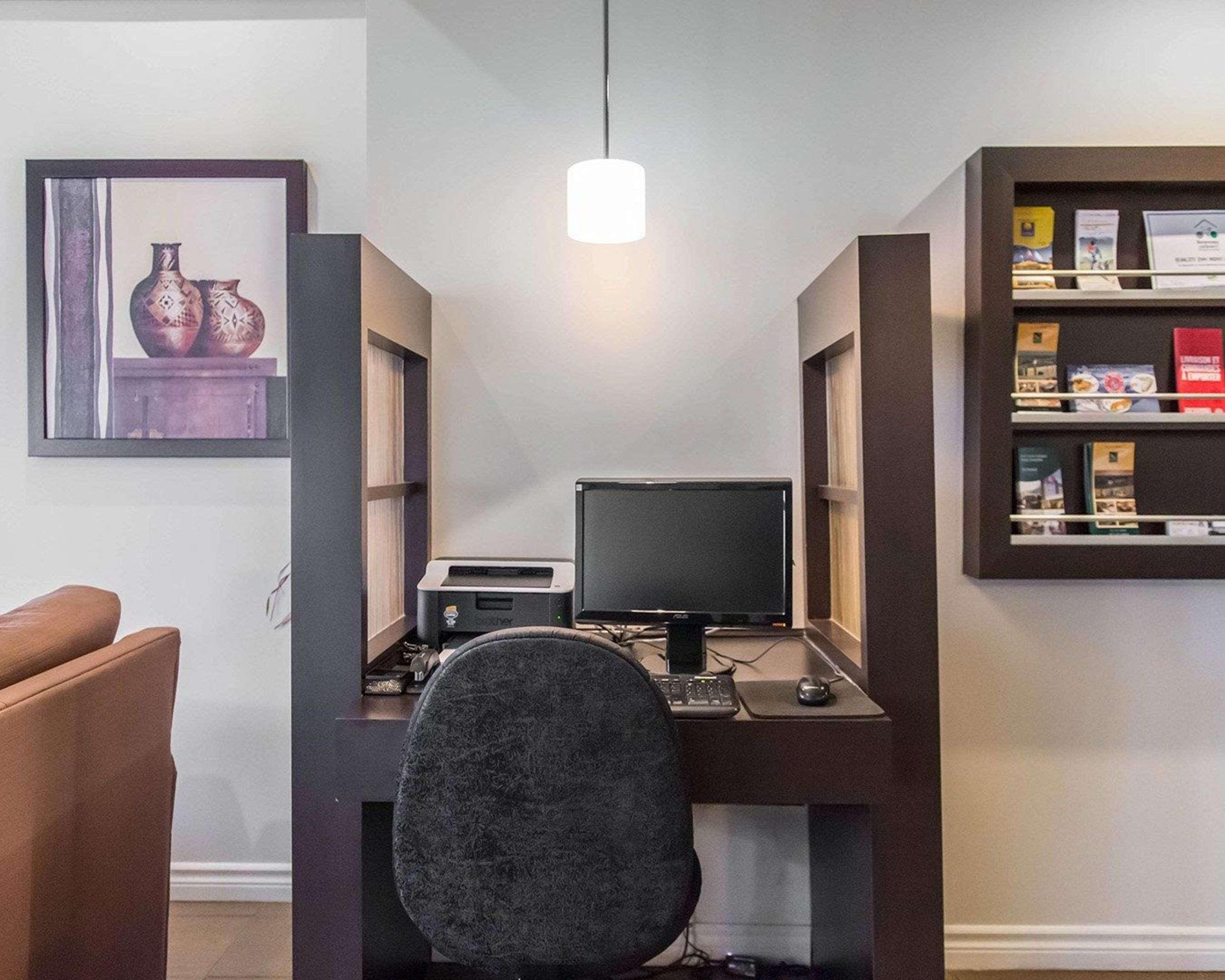 Quality Inn Mont-Laurier Bagian luar foto