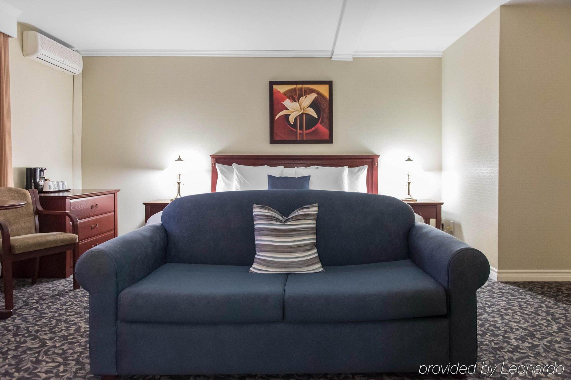Quality Inn Mont-Laurier Bagian luar foto