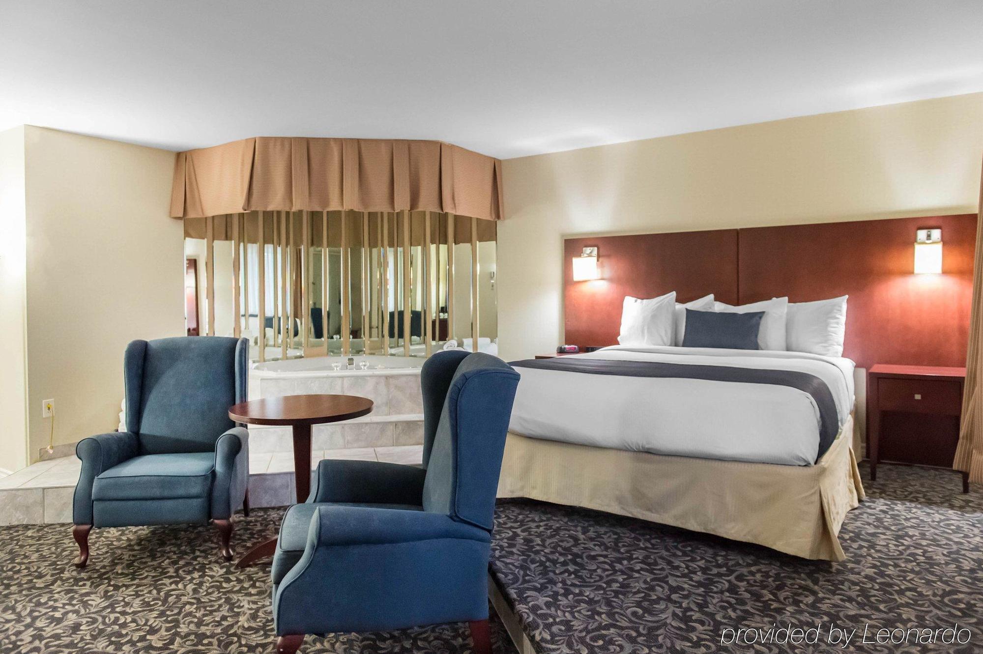 Quality Inn Mont-Laurier Bagian luar foto