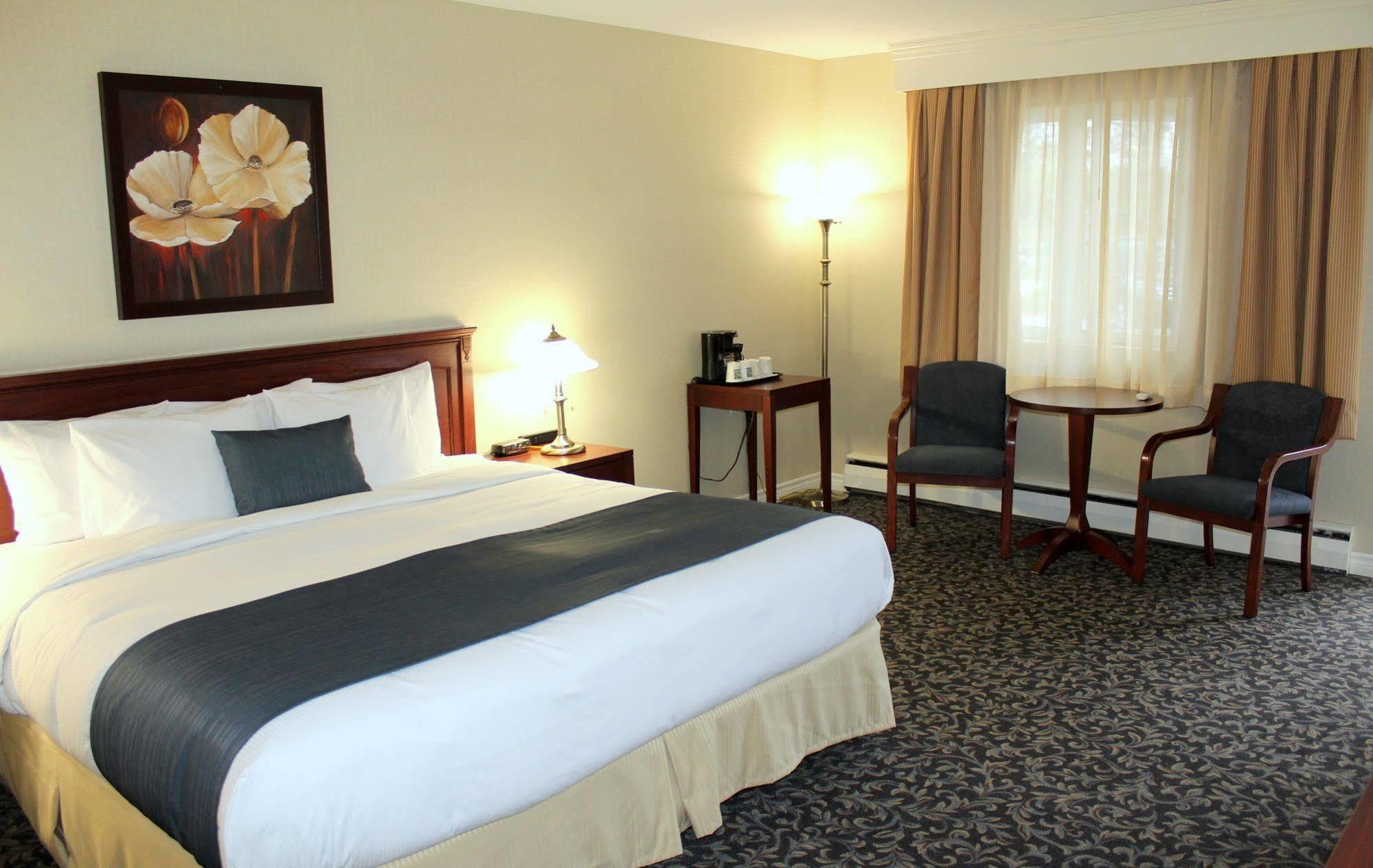 Quality Inn Mont-Laurier Bagian luar foto